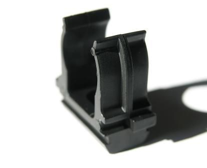 Крепеж-клипса для трубы ПНД 16 мм черная TDM